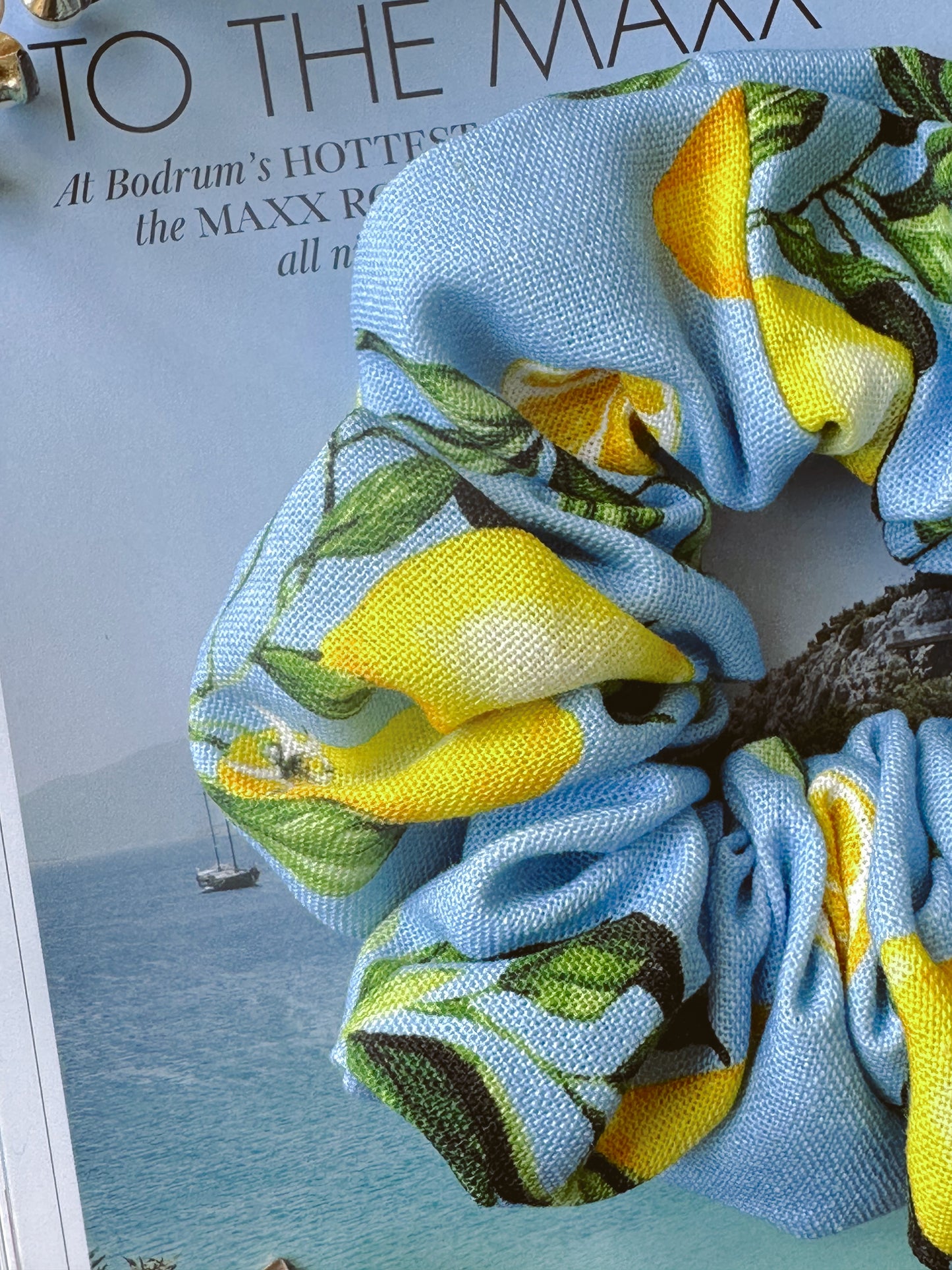 XL Lemon Print Scrunchie – Summer Accessory