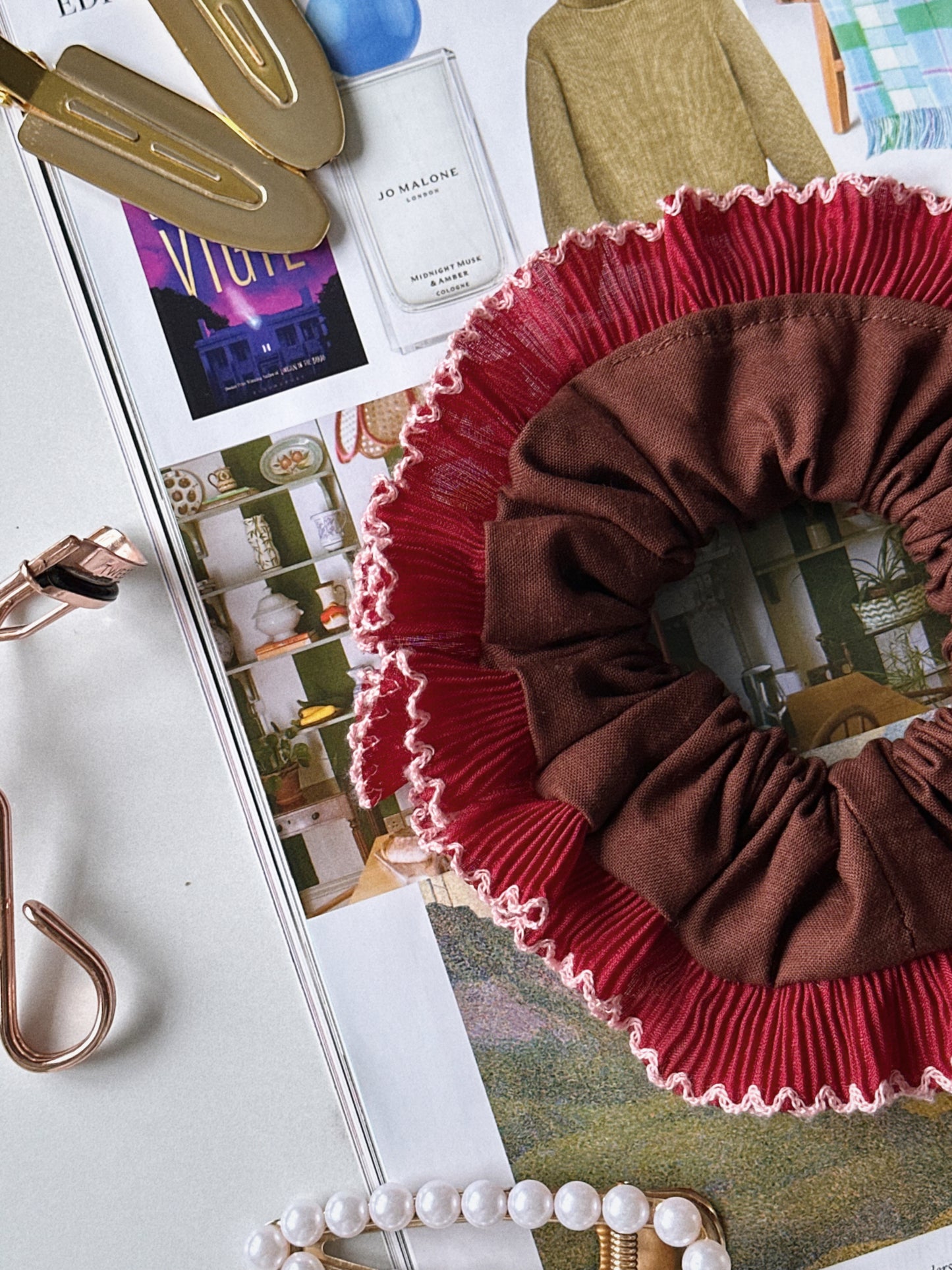 XL Brown Scrunchie with Red and Pink Frill Trim