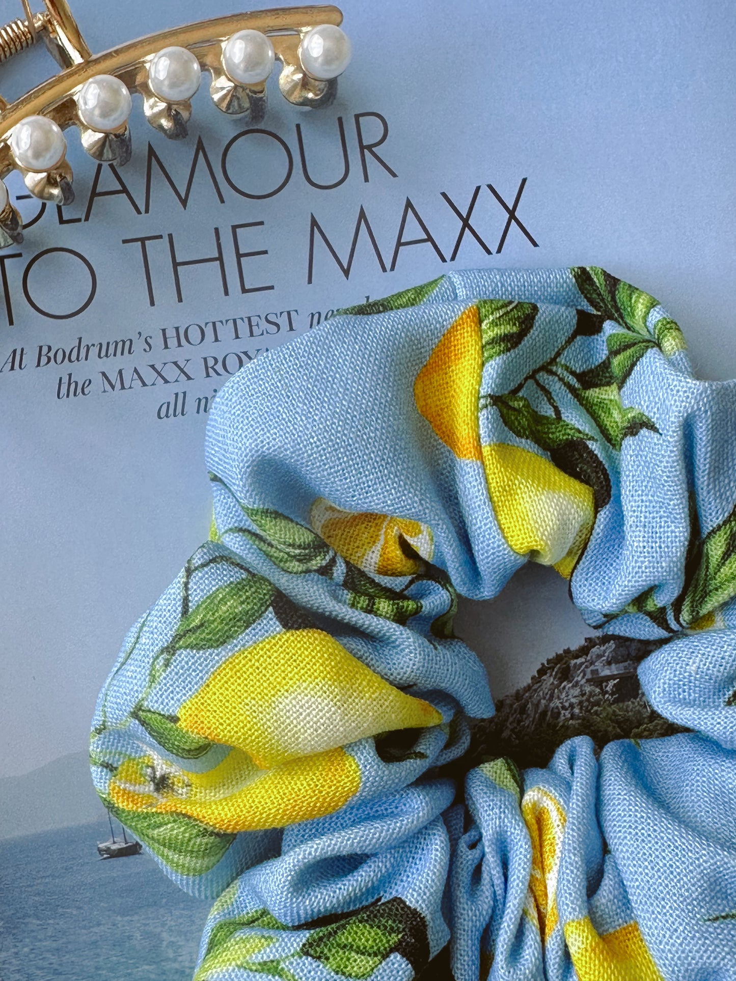 XL Lemon Print Scrunchie – Summer Accessory