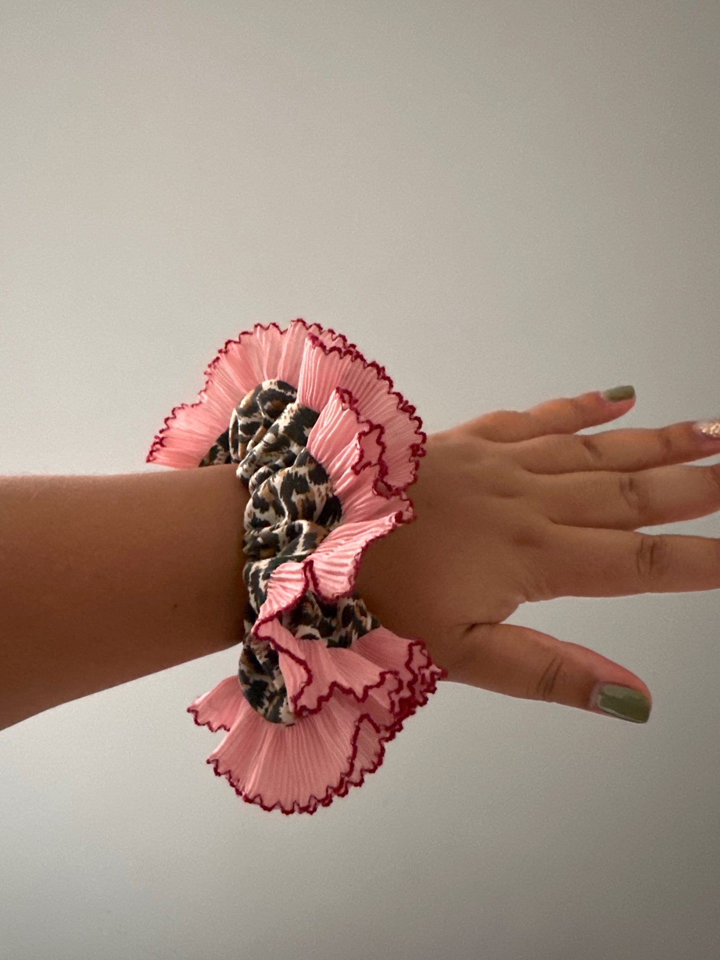 Oversized Leopard Print with Pink Frill Trim