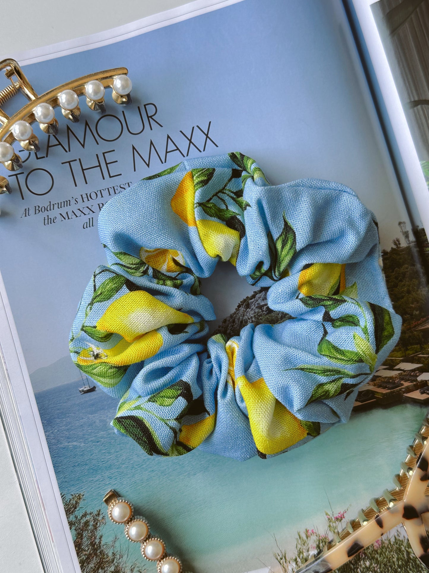 XL Lemon Print Scrunchie – Summer Accessory