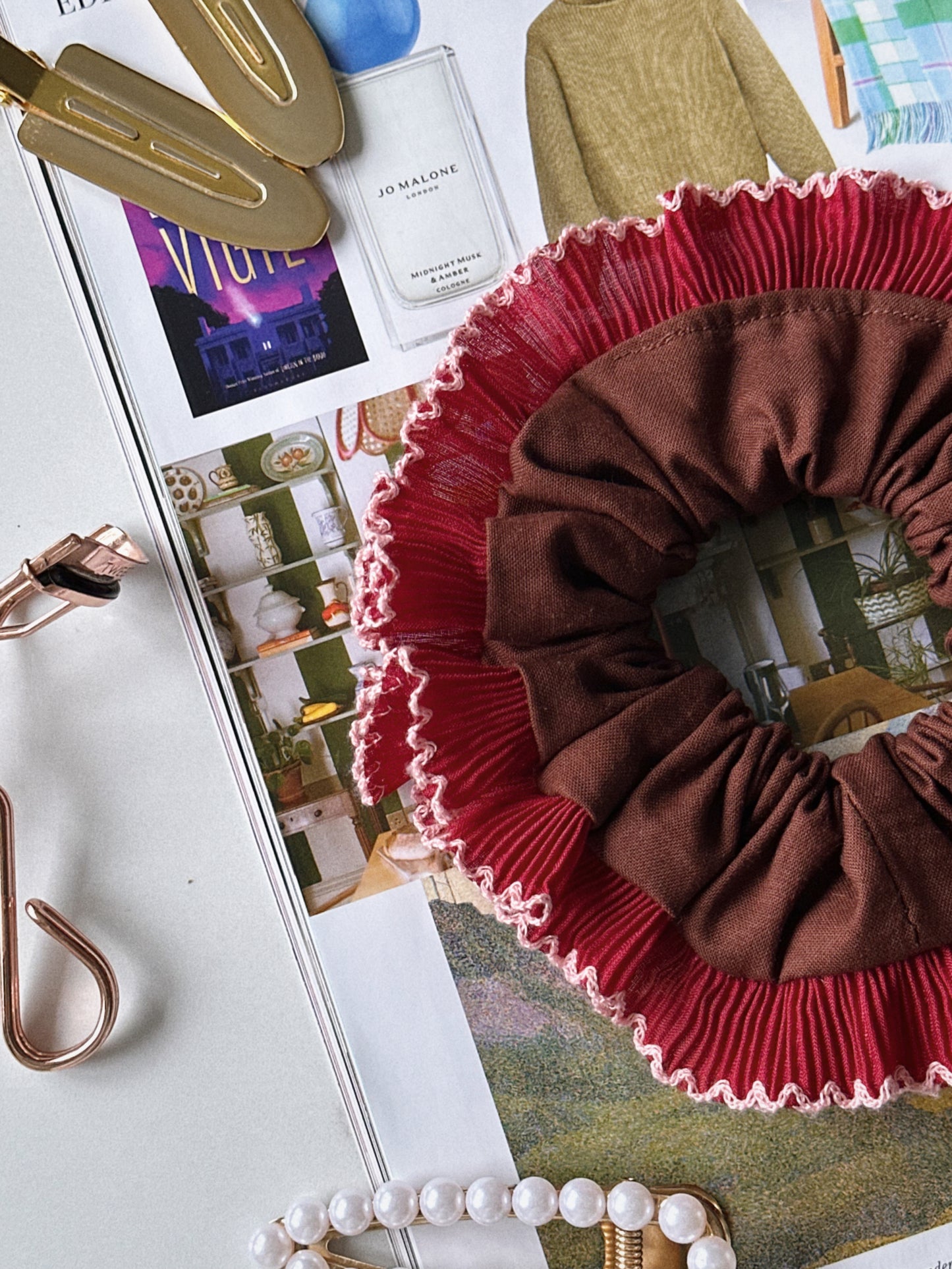 XL Brown Scrunchie with Red and Pink Frill Trim