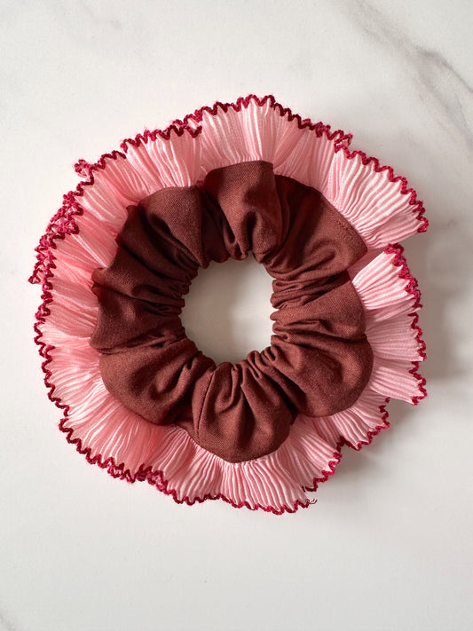 XL Brown Scrunchie with Pink and Red Frill Trim