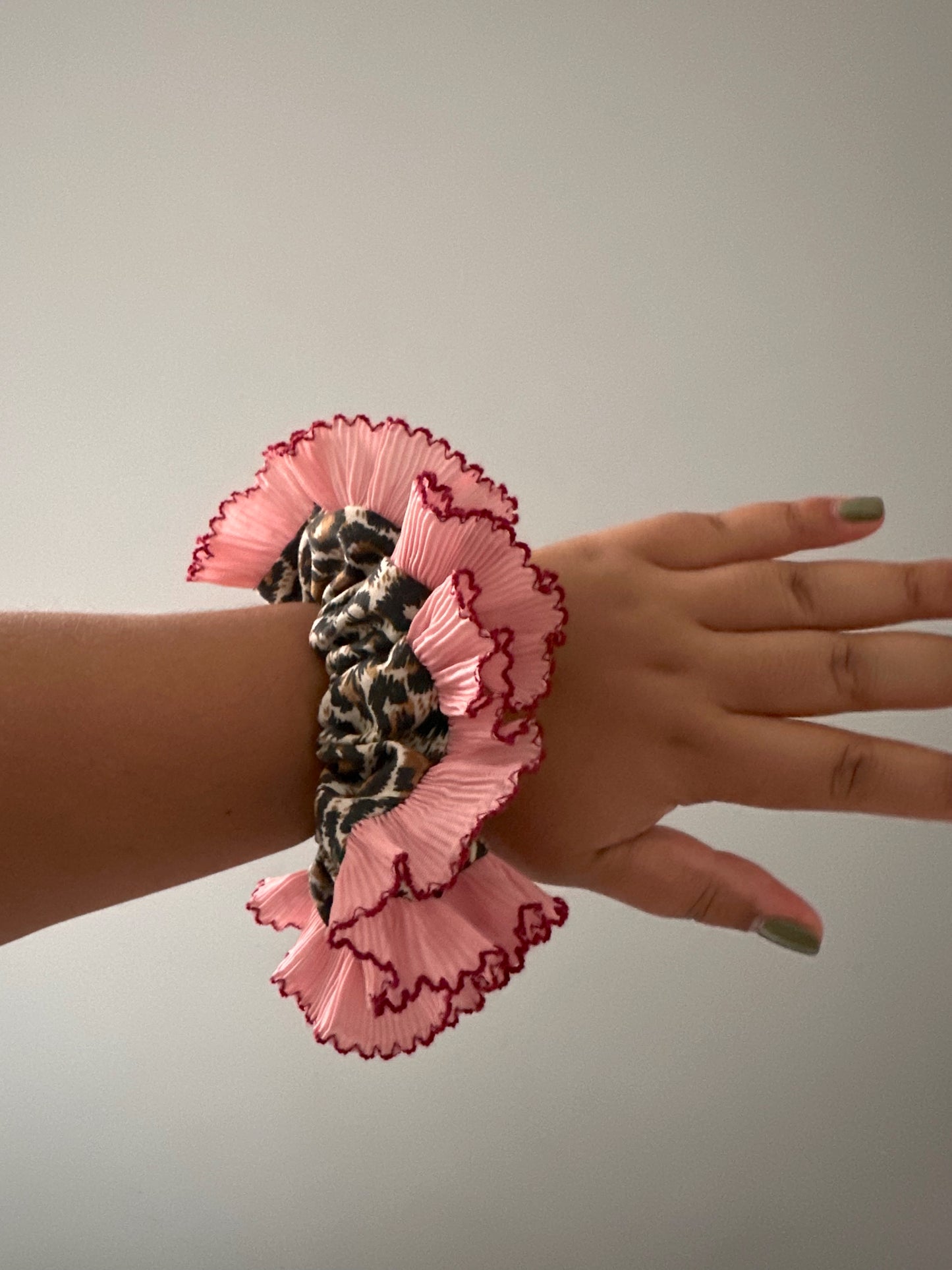 Oversized Leopard Print with Pink Frill Trim