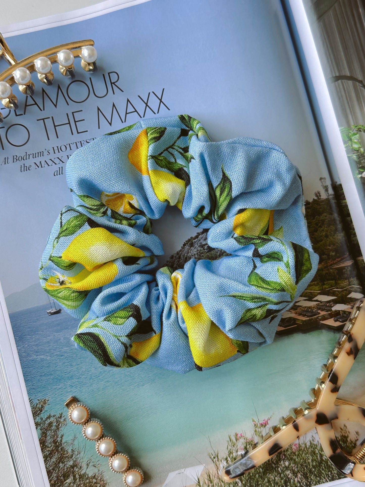 XL Lemon Print Scrunchie – Summer Accessory