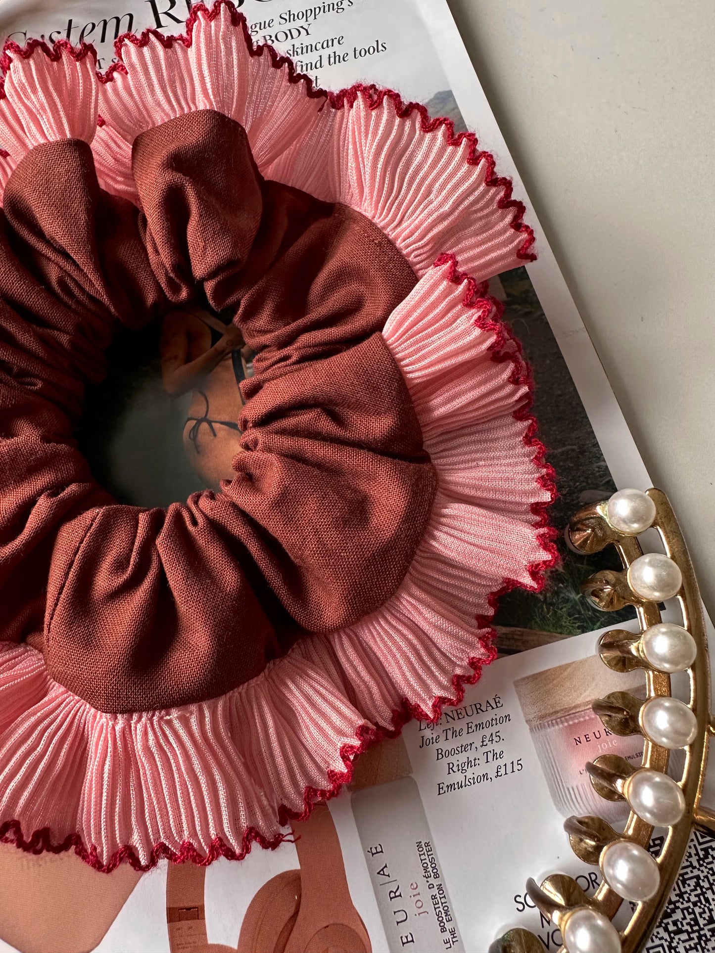 XL Brown Scrunchie with Pink and Red Frill Trim